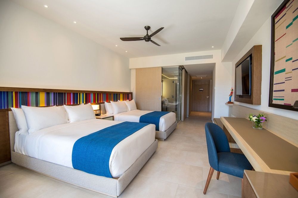 Junior Suite Swim Up Double