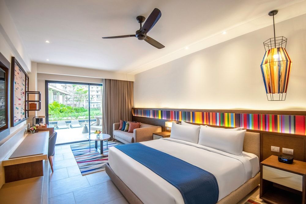 Junior Suite Swim Up King