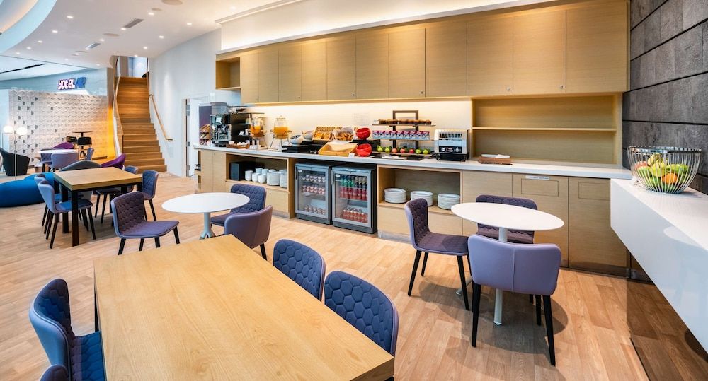 undefined YOTELAIR Singapore Changi Airport 2