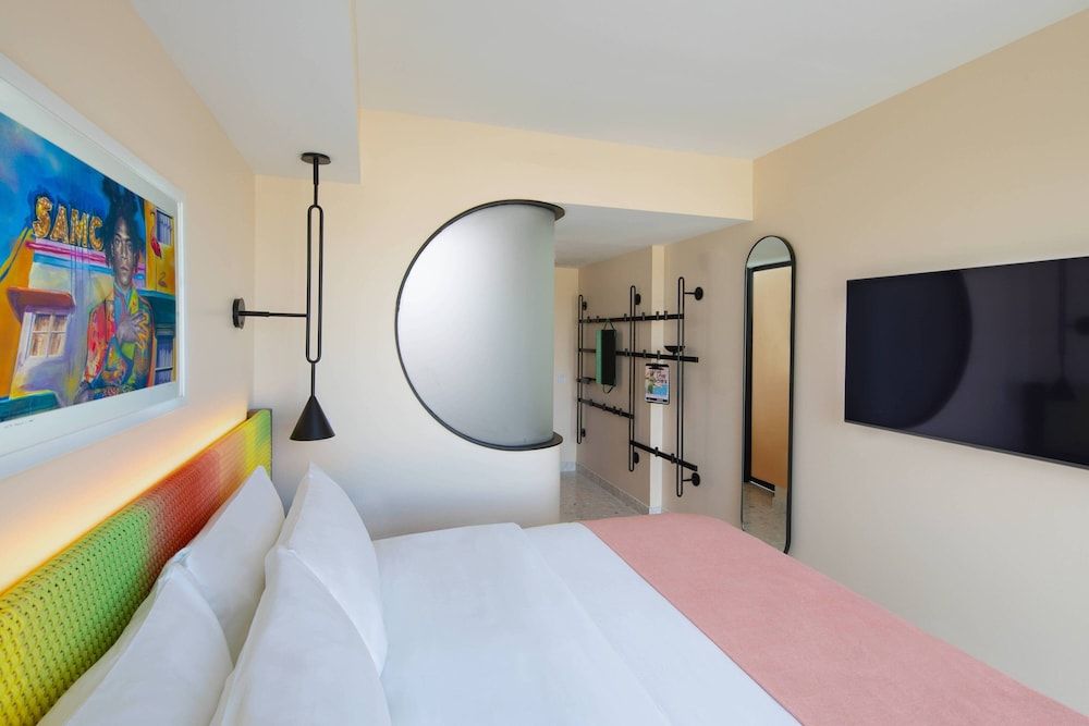 undefined Moxy Miami South Beach 8