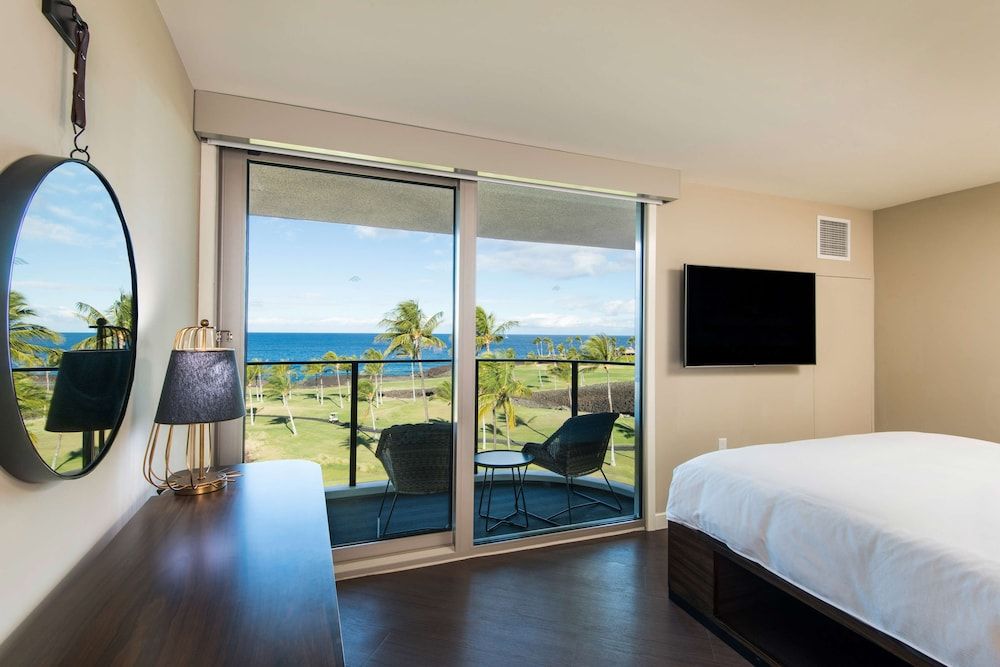 Suite, 1 Bedroom, Ocean View (Plus, 1 King)