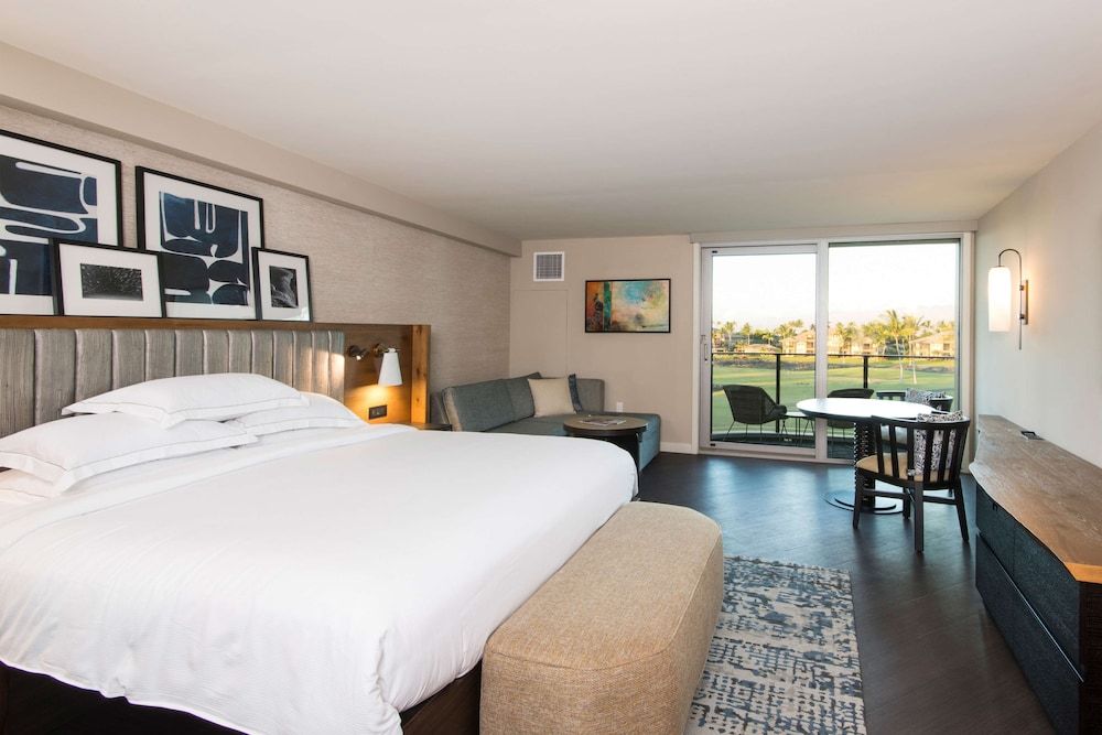 Junior Suite, 1 King Bed, Partial Ocean View