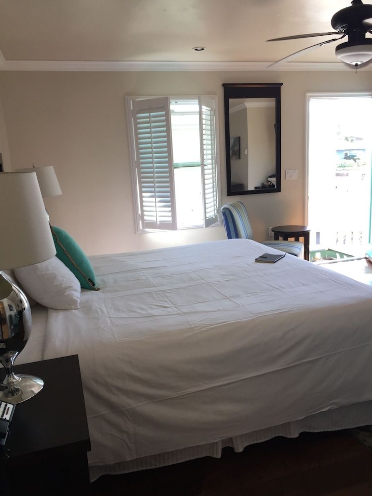 Beach Bungalow Inn and Suites Junior Room, 1 Queen Bed 3