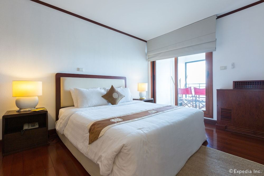 Saigon Domaine Luxury Residences