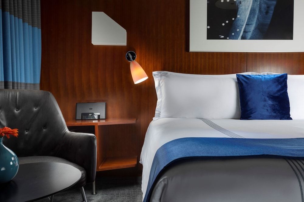 Deluxe Room, 1 King Bed