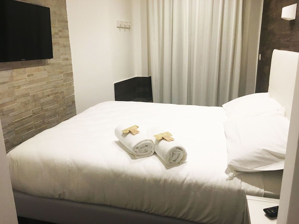 Aurum Firenze Double Room 2