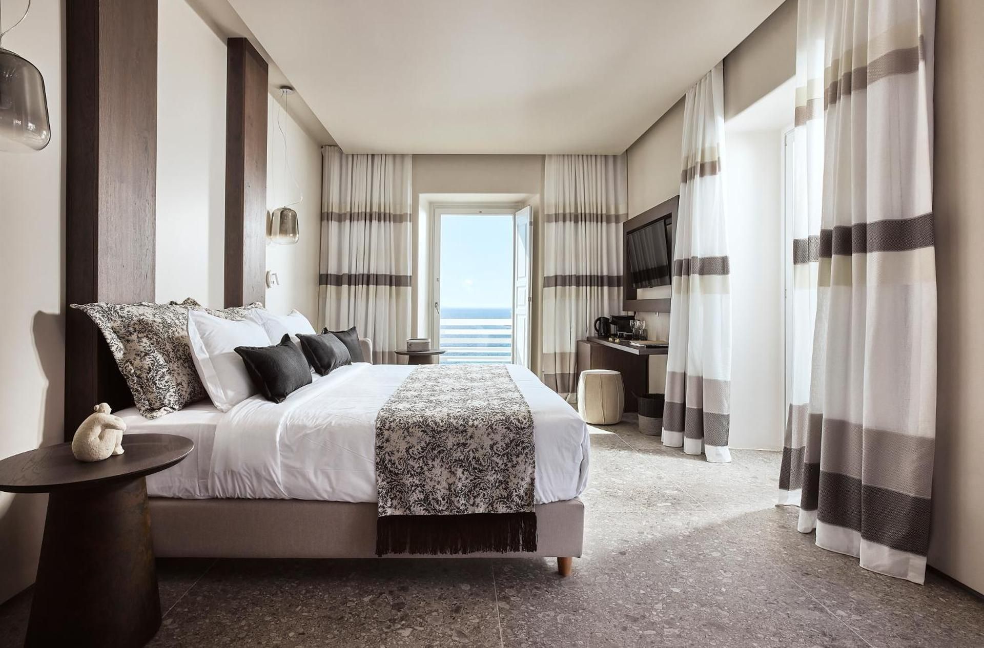 Suite with sea view and outdoor heated whirpool