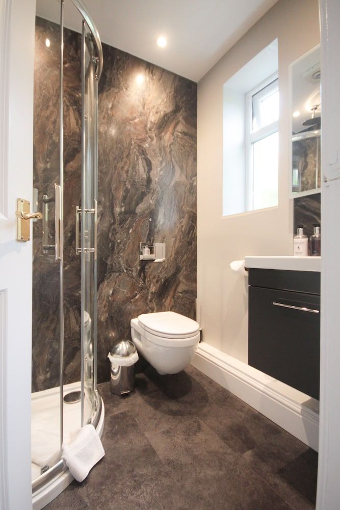 The Five Dials Inn Double Room (Whitney Bottom) 4