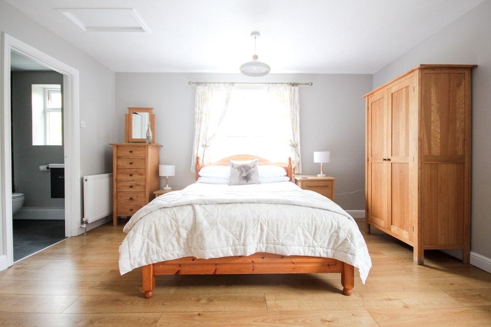 The Five Dials Inn Double Room (Whitney Bottom) 2