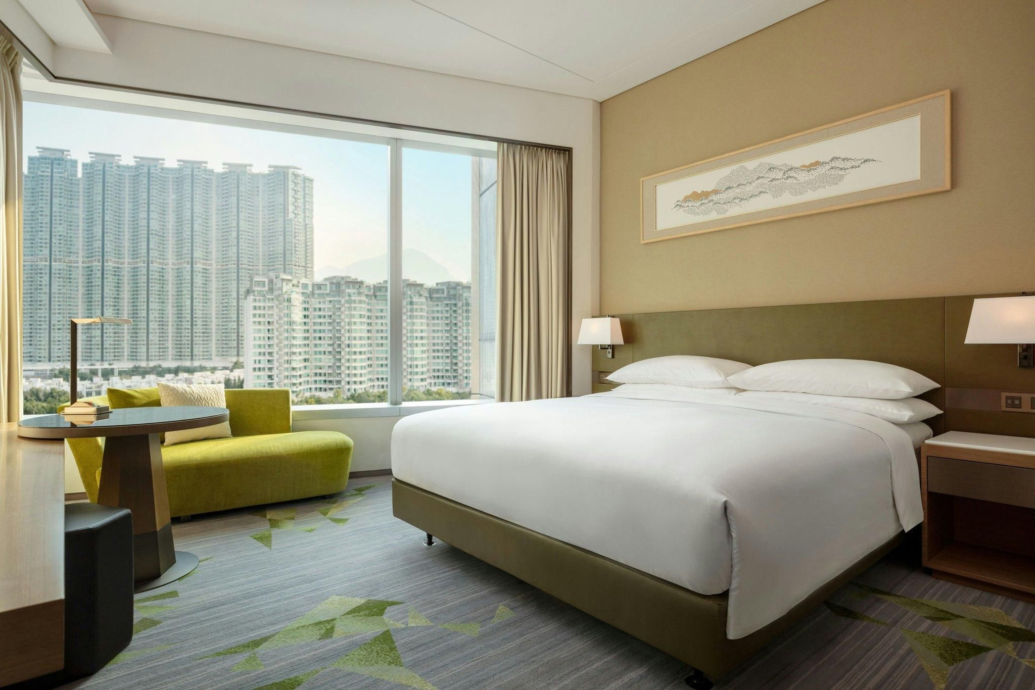 Guest room, 1 King, City view