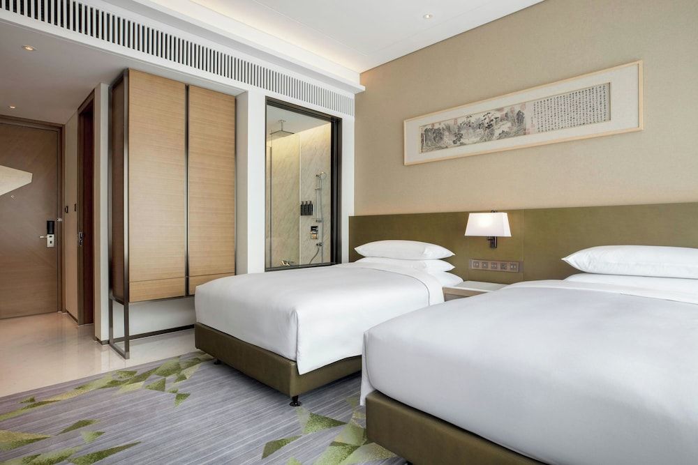 undefined Sheraton Hong Kong Tung Chung Hotel 2