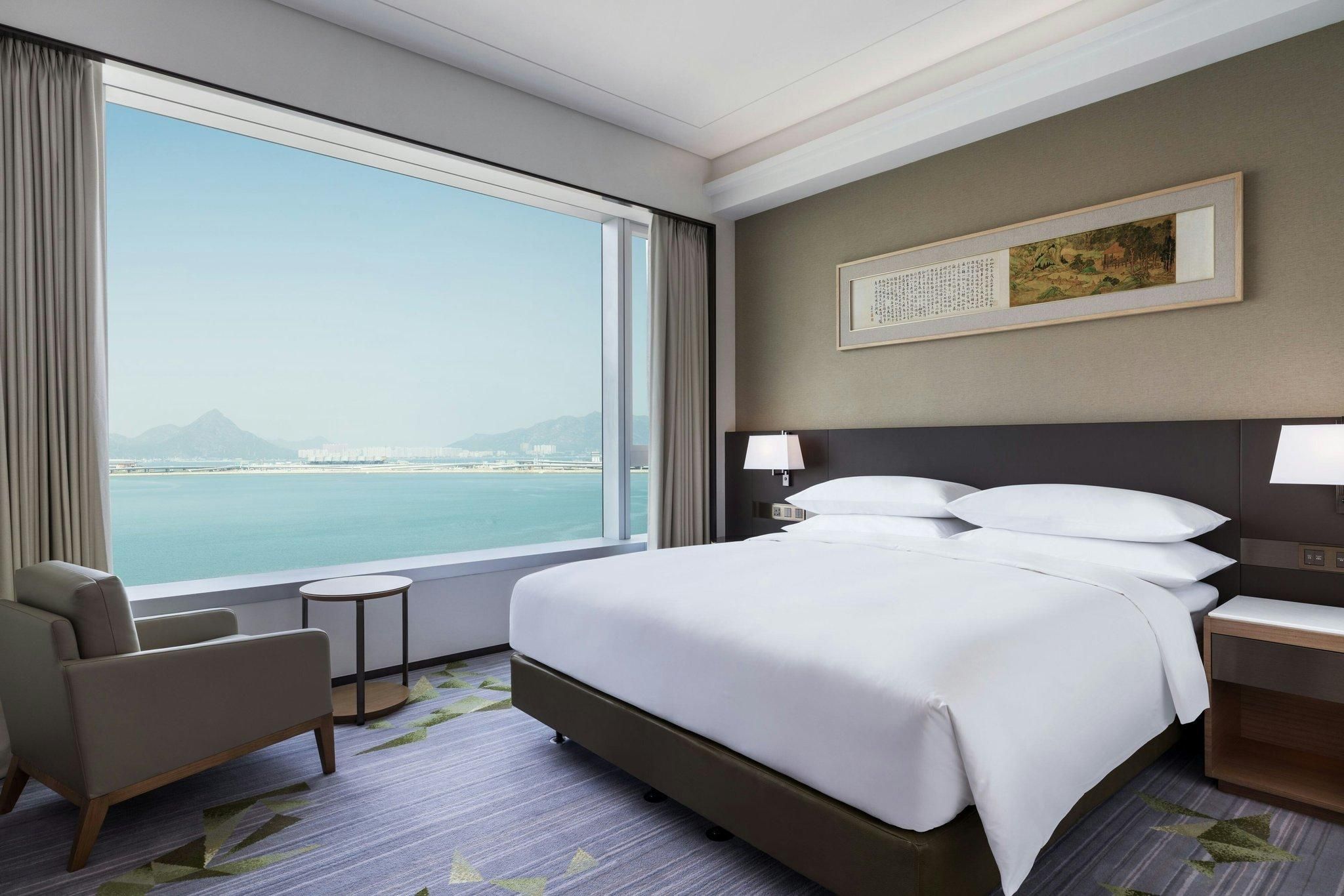 Premier Suite, Executive lounge access, Suite, 1 King, Ocean view