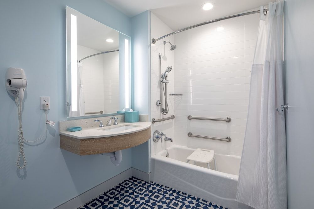 undefined Universal's Endless Summer Resort - Surfside Inn and Suites 6