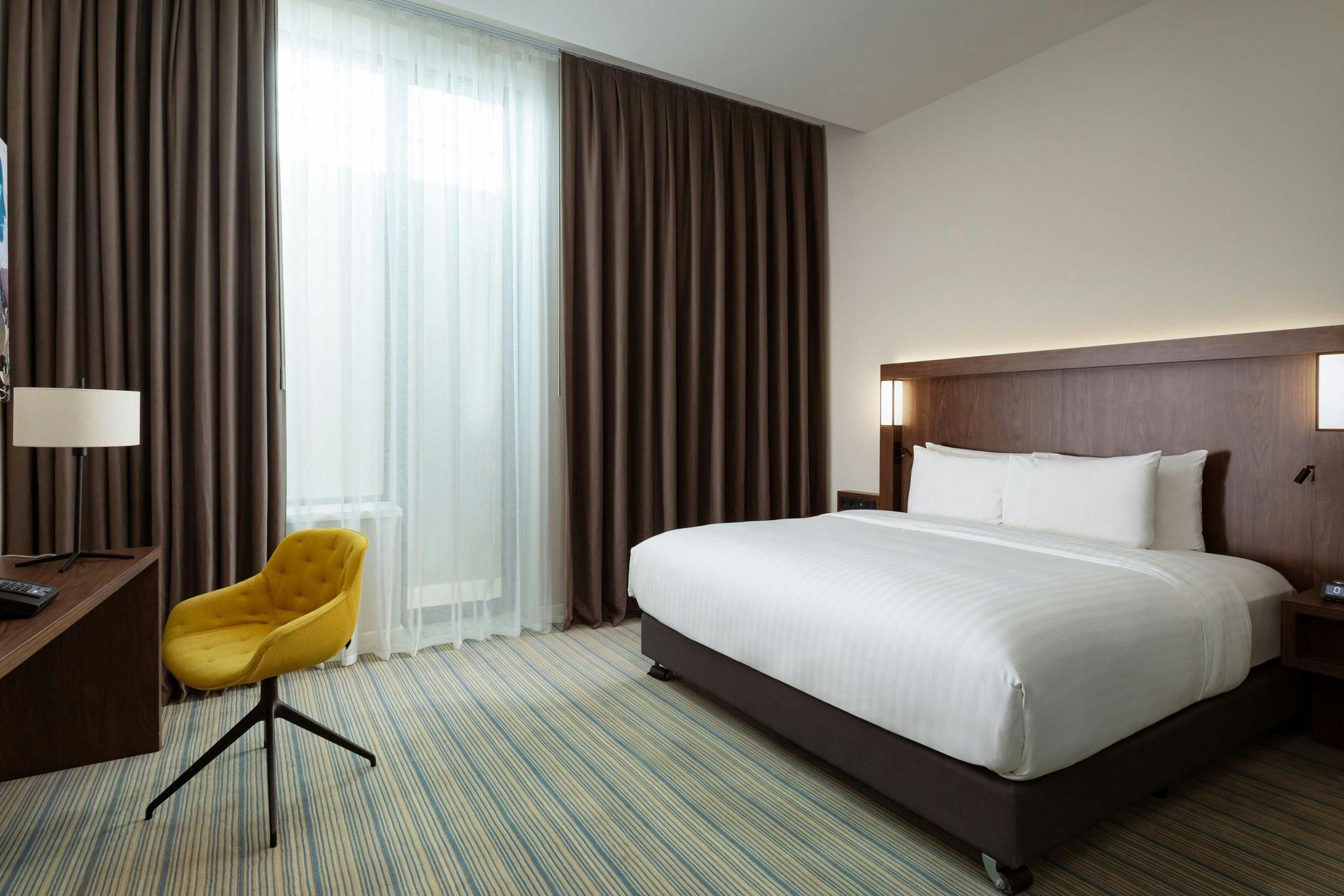 Guest room, 1 King, Limited view