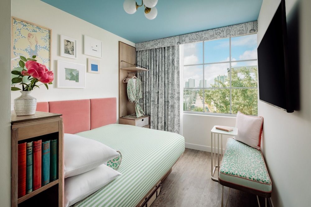 undefined the goodtime hotel, Miami Beach, a Tribute Portfolio Hotel 2