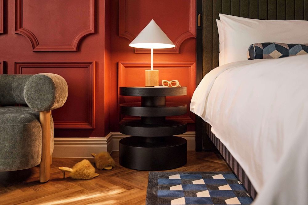 Deluxe Room, 1 King Bed (QT)
