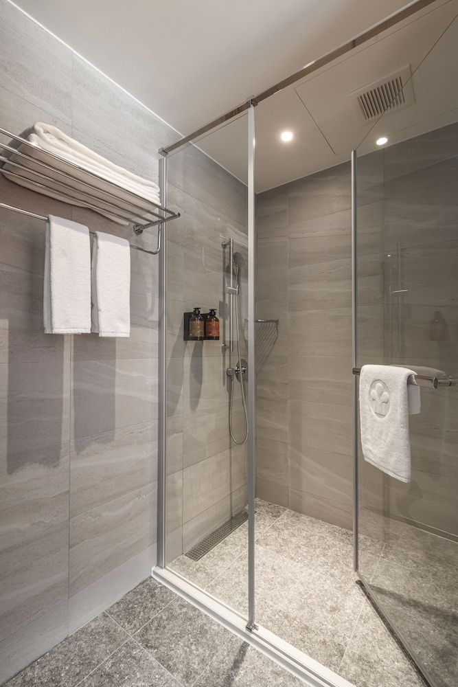 Lakeshore Hotel Tainan Premier King Room 6