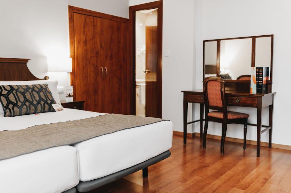 Oriente Atiram Twin Room 3