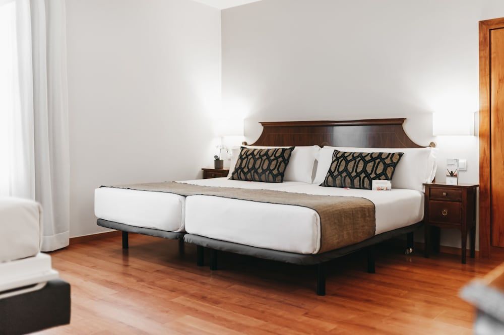 Oriente Atiram Twin Room 4