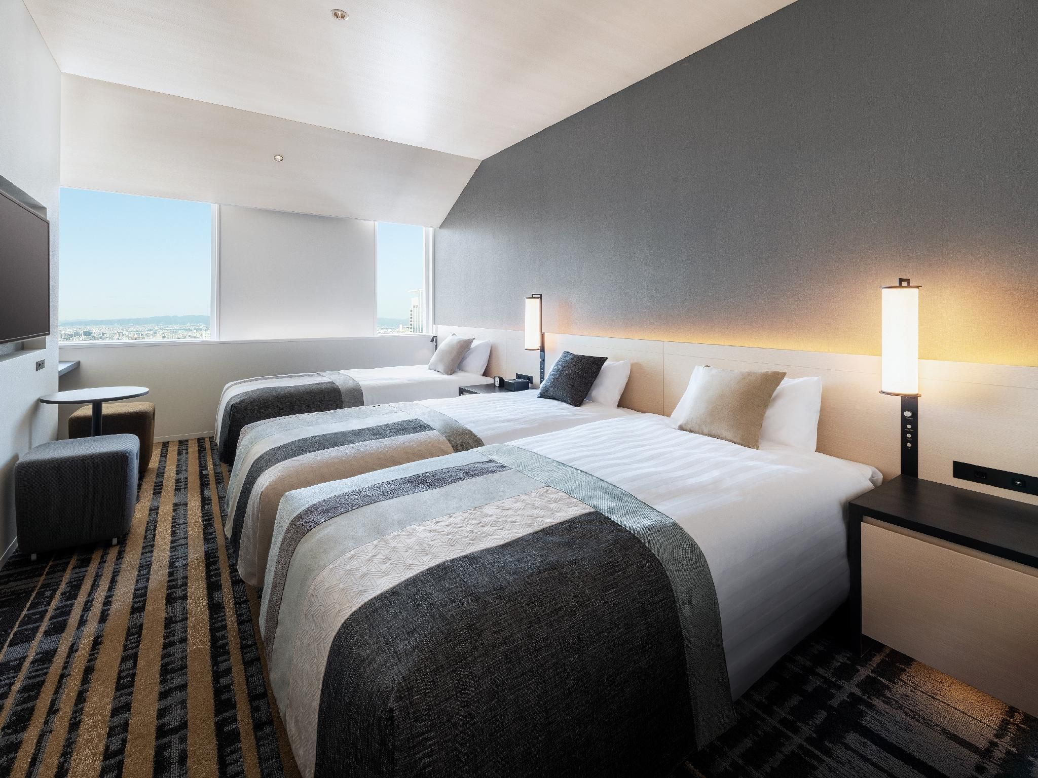 13th-23rd Floor Deluxe Triple Room - Non-Smoking
