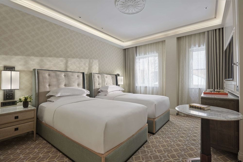 Great Scotland Yard Hotel, part of Hyatt Room, 2 Twin Beds 3