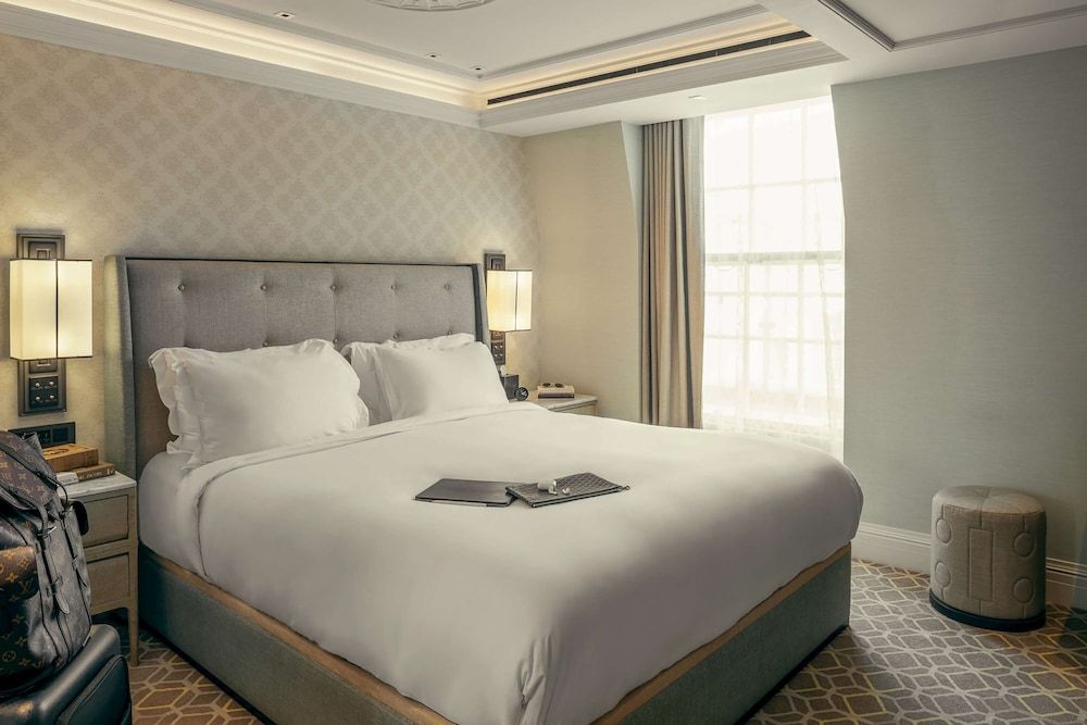 Great Scotland Yard Hotel, part of Hyatt Room, 1 King Bed 4