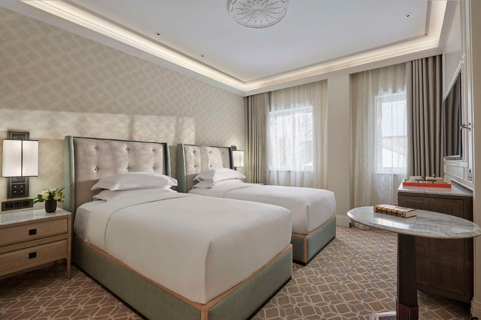 2 Twin Beds