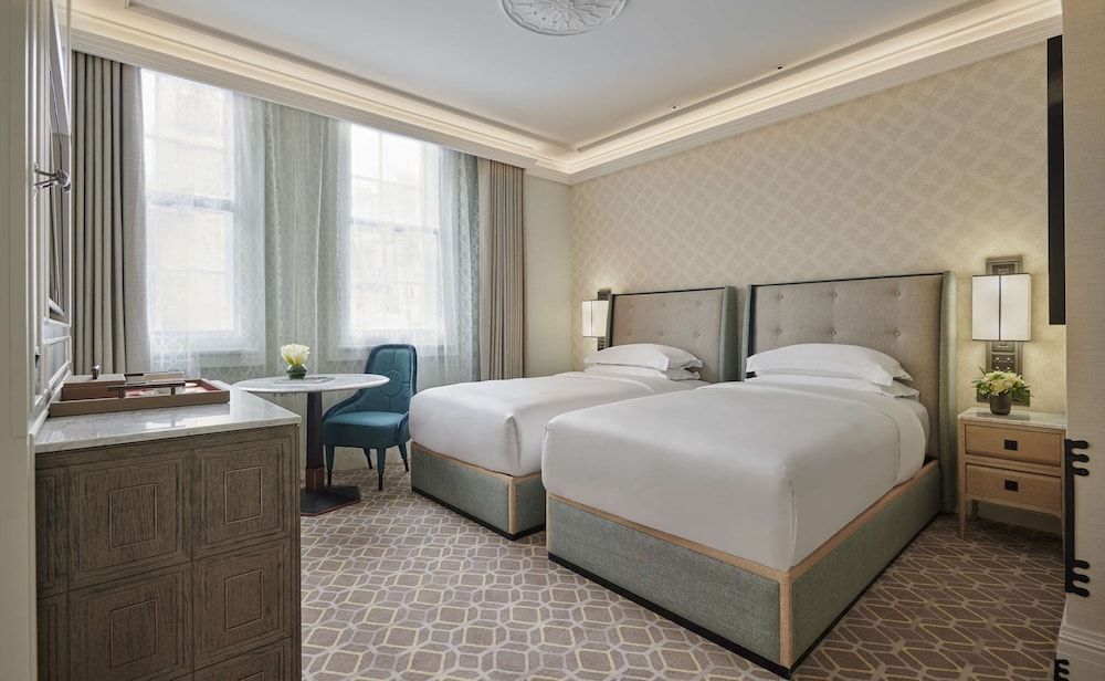 Great Scotland Yard Hotel, part of Hyatt Room, 2 Twin Beds