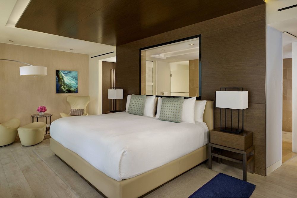 Deluxe Room, 1 King Bed, Marina View