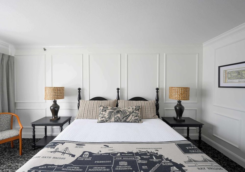 undefined Cow Hollow Inn & Suites