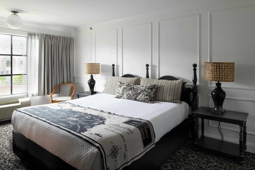 undefined Cow Hollow Inn & Suites 9