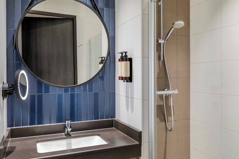 Corendon Amsterdam New-West, a Tribute Portfolio Hotel King Room - Includes daily spa access 3