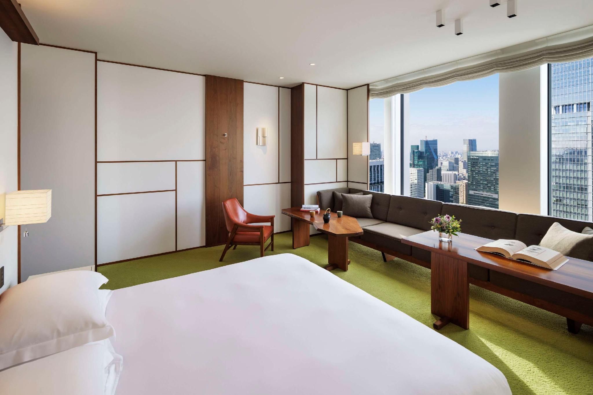 1 King Bed