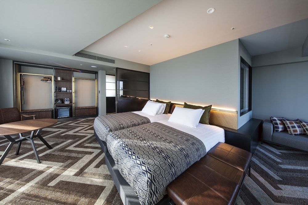 Corner Deluxe Room with Twin Bed