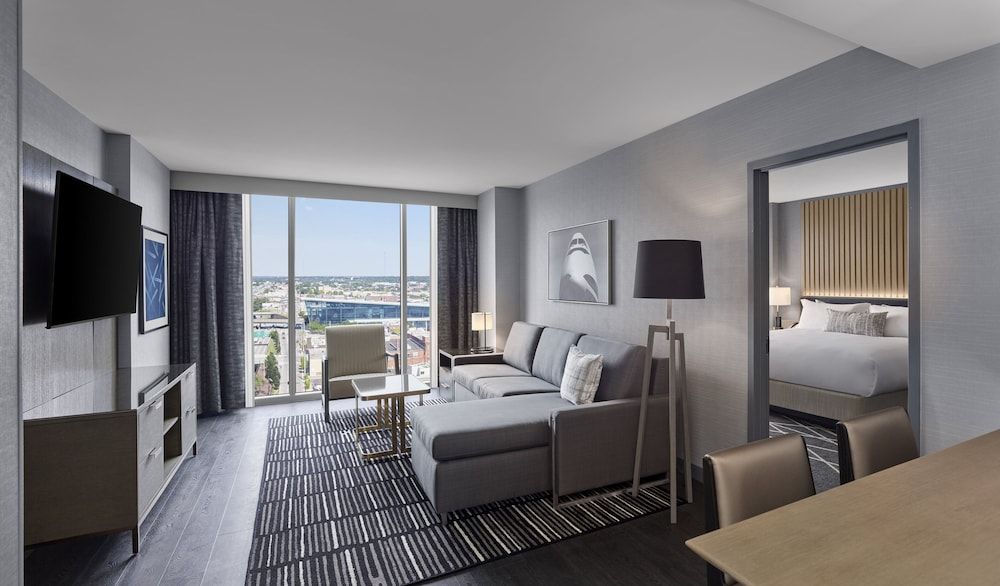Grand Suite, 1 King Bed, Mobility Accessible (Roll-In Shower)