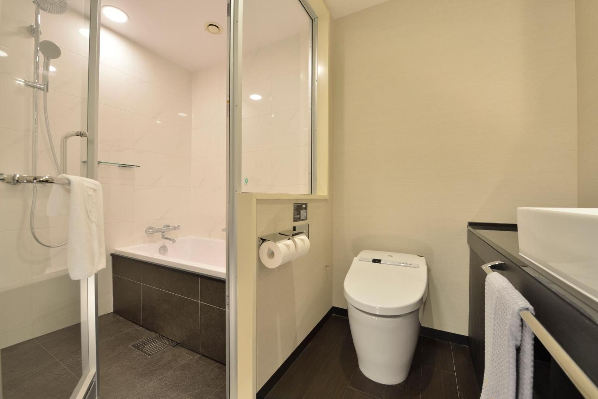 Premium Deluxe Twin Room with Complimentary Breakfast