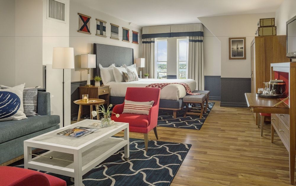 Portland Harbor Hotel Suite, Jetted Tub 2