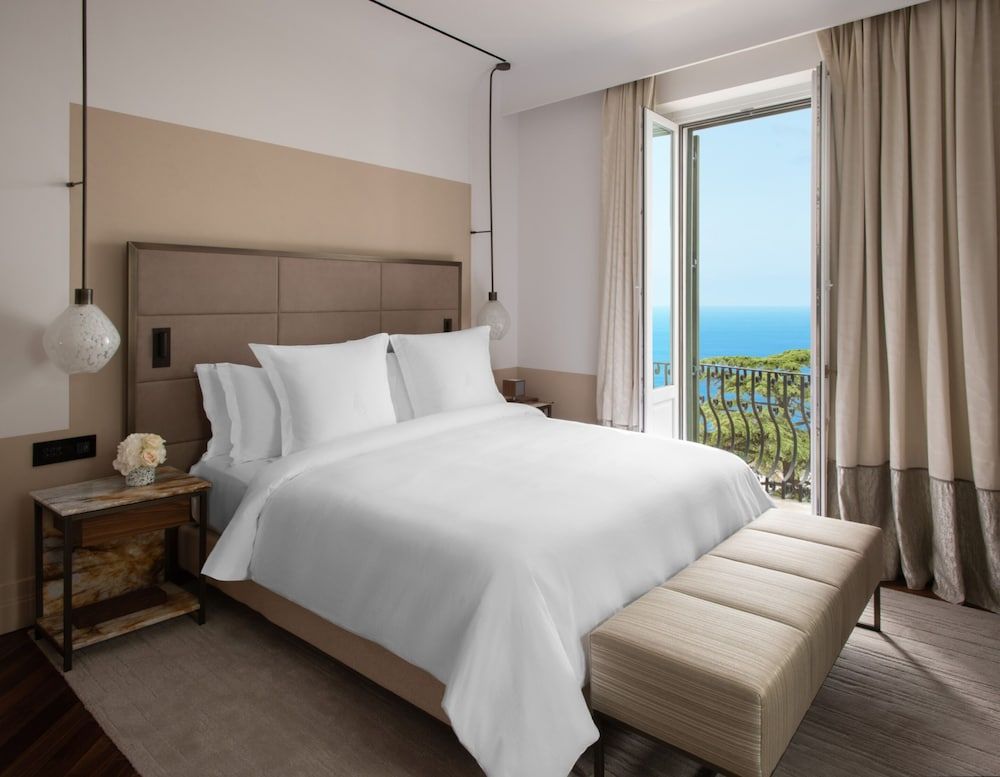 Junior Suite, 1 King Bed, Non Smoking, Sea View