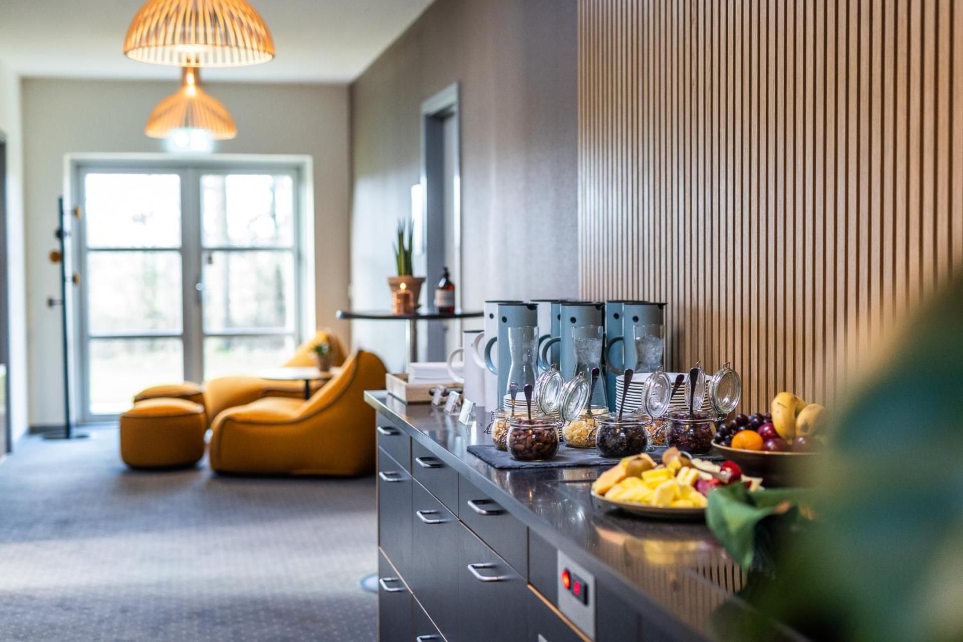 Courtyard Queen Top Floor