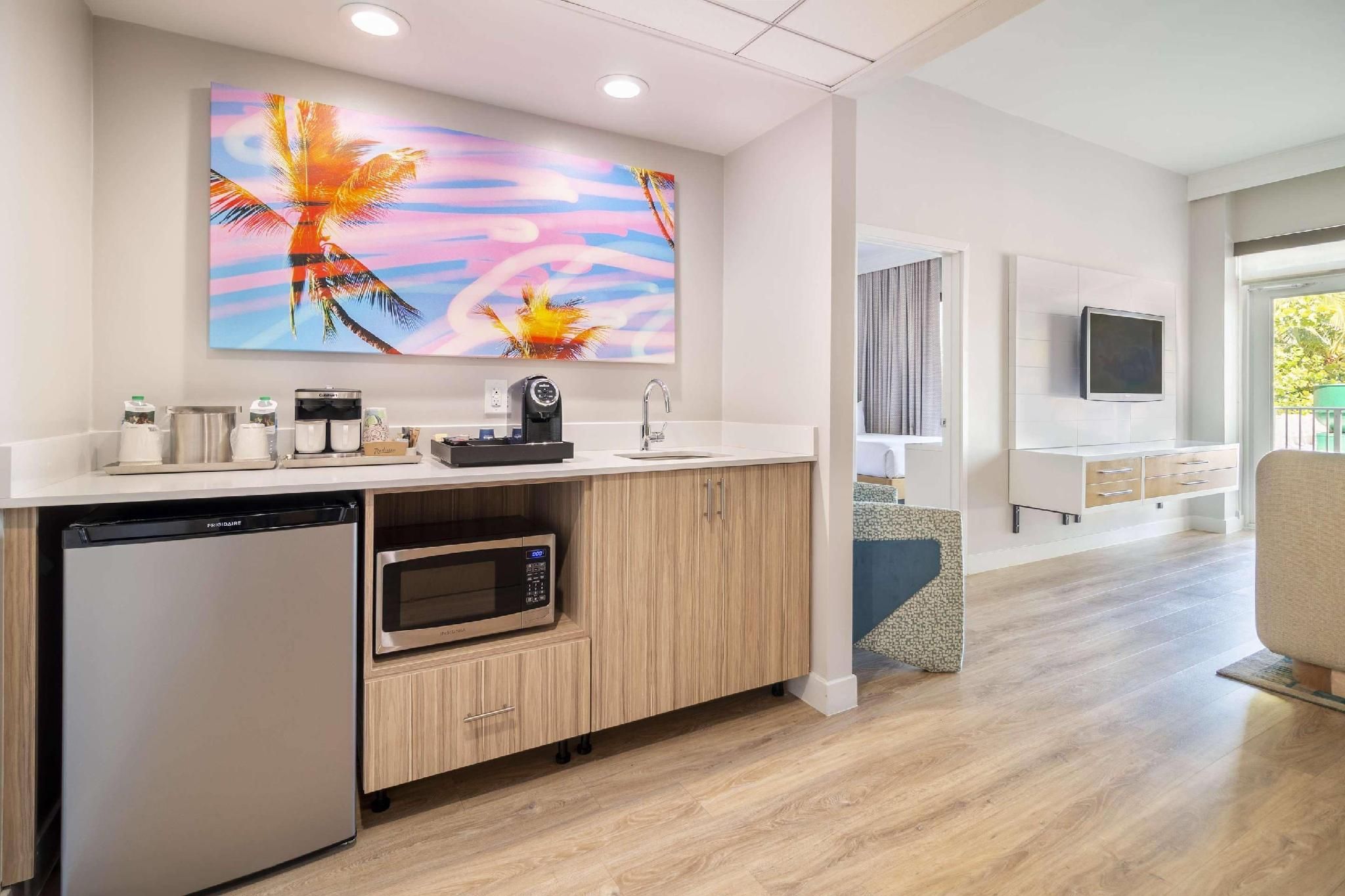 2 Queen Beds, Suite, Nonsmoking, Upgrade