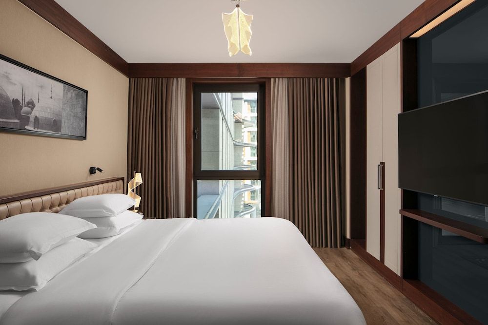 Junior Suite, 1 King Bed with Sofa bed