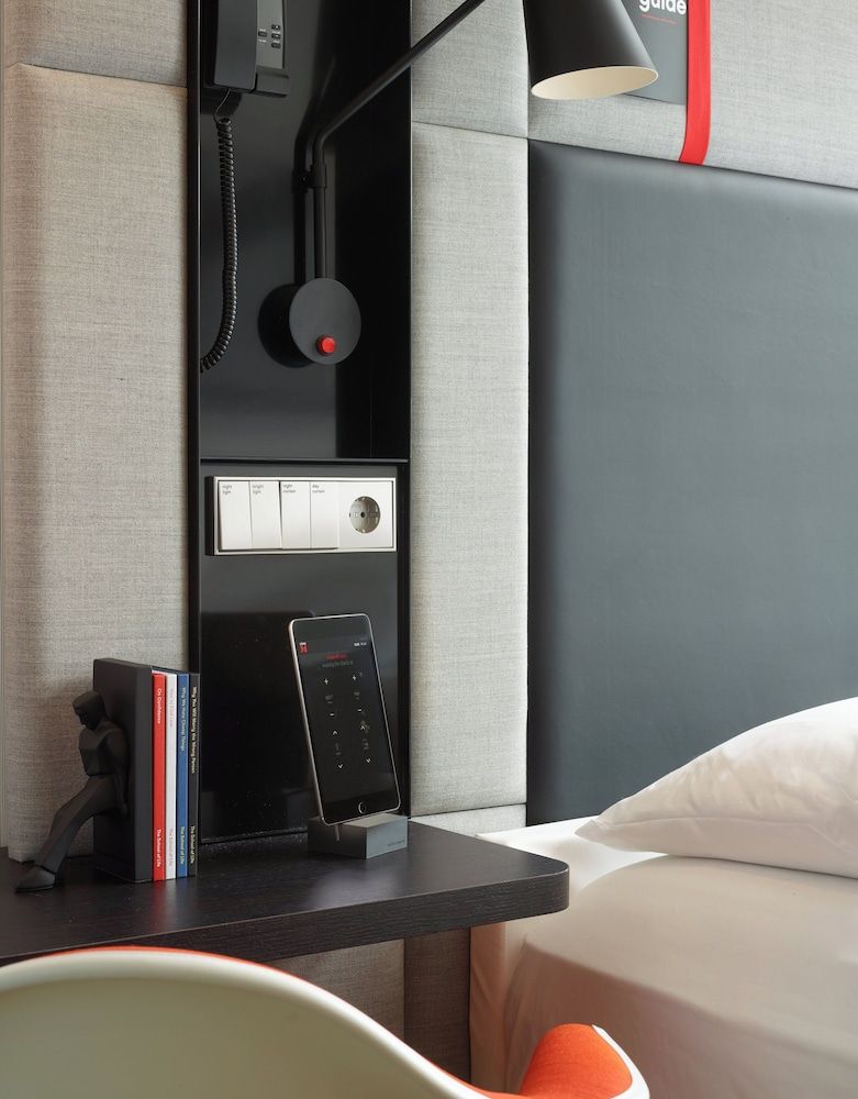 citizenM Amstel Amsterdam Room, 1 King Bed 12