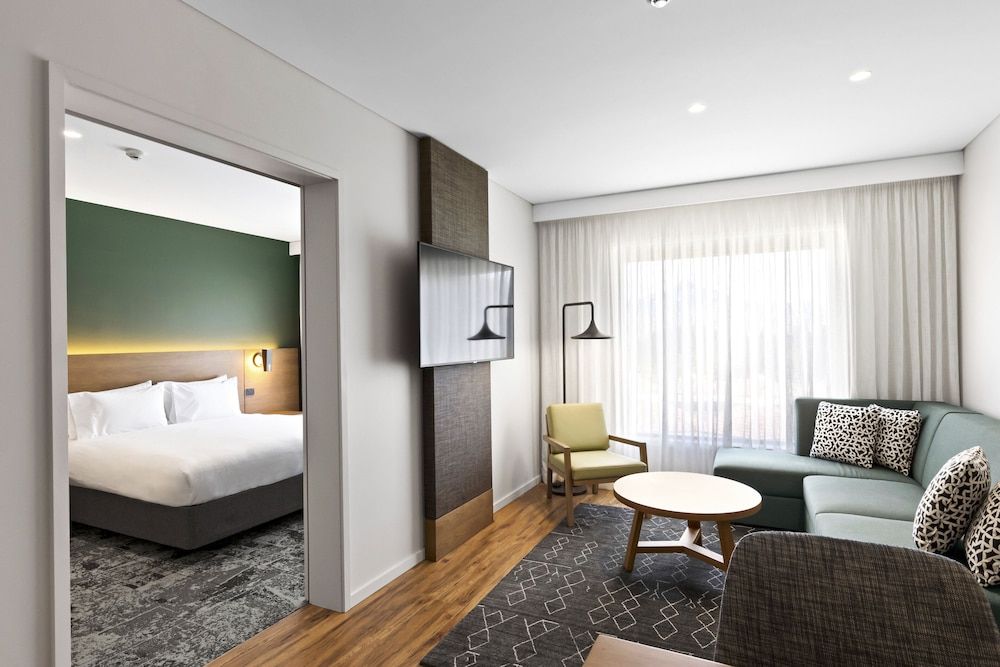Suite, 1 Bedroom (with Free Breakfast)