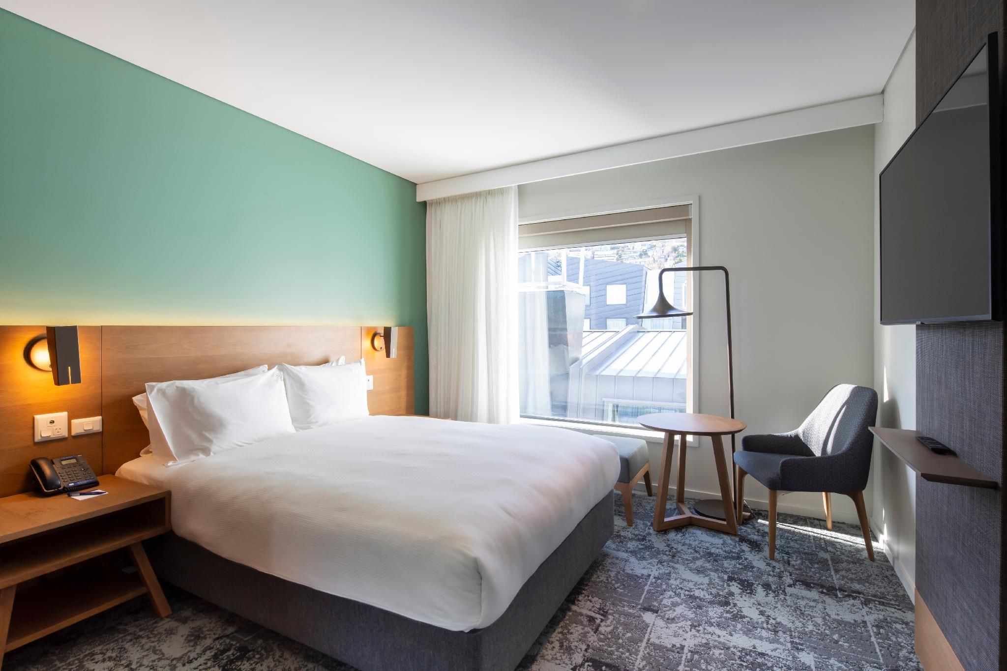 1 Queen Standard Accessible With Free Breakfast