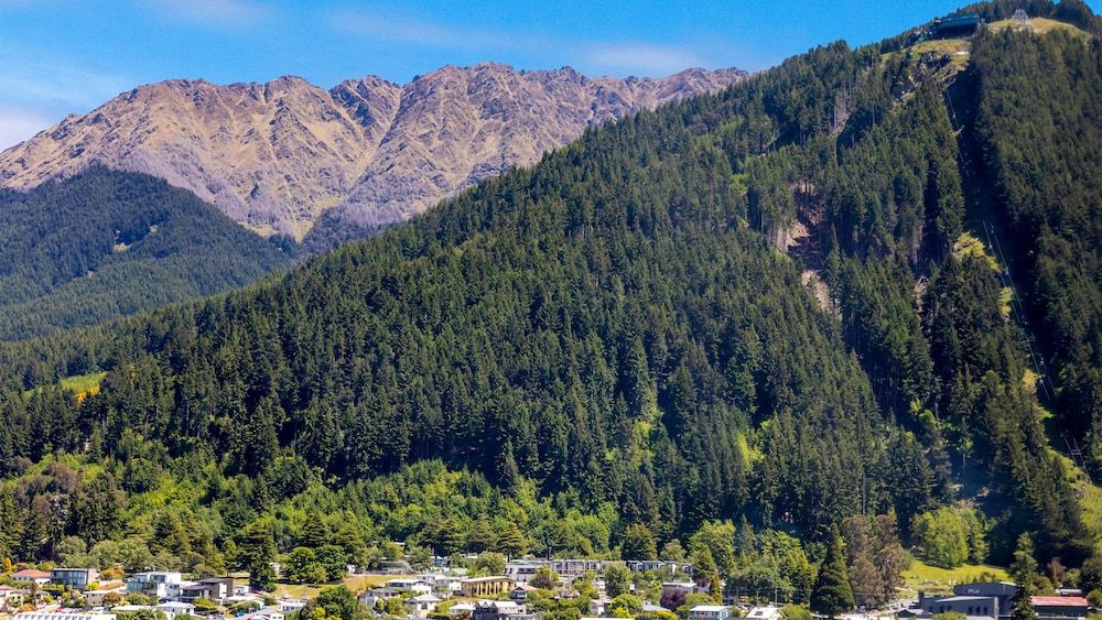 Standard Room, 2 Queen Beds, Mountain View (with Free Breakfast)