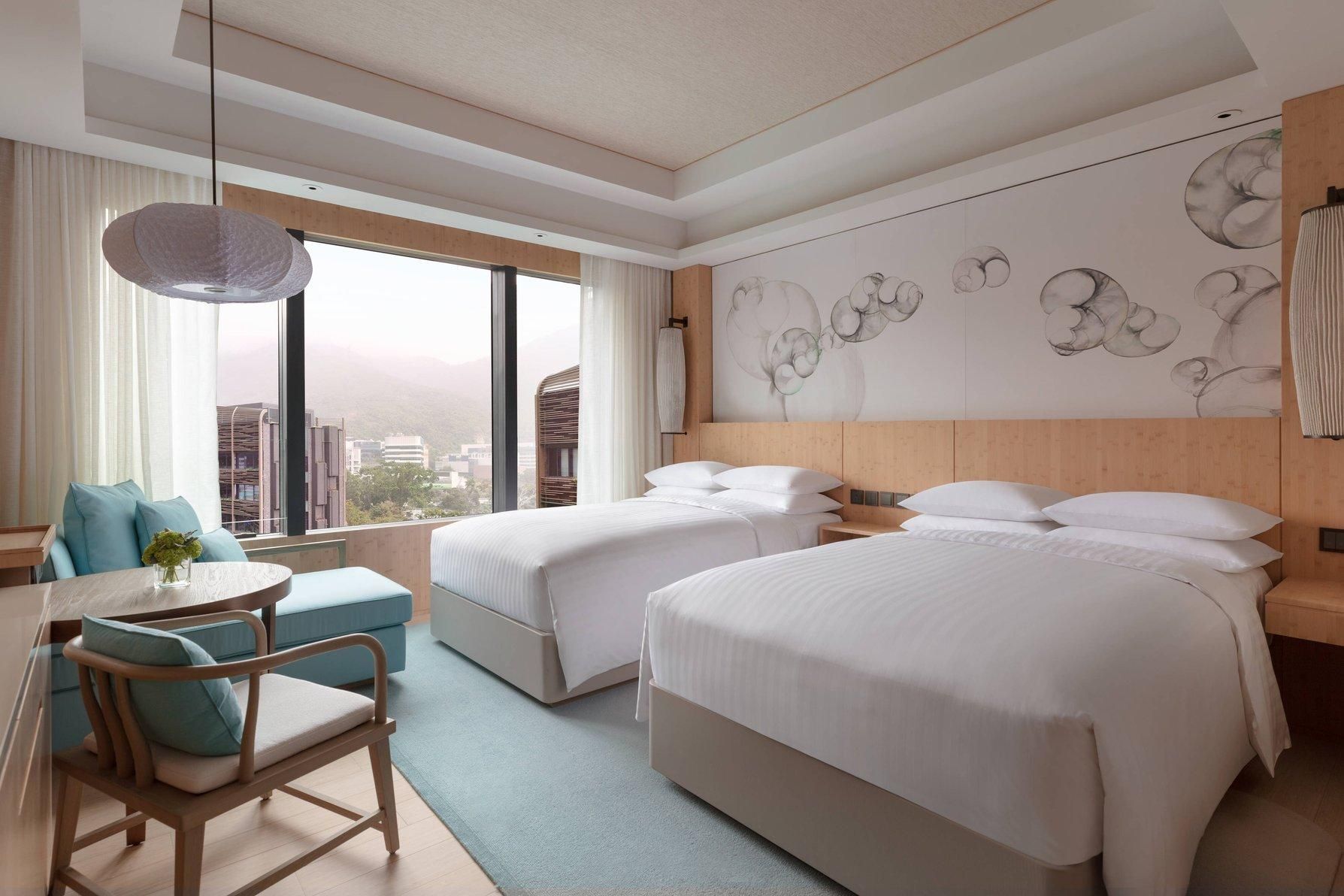 Oversized Tub, M Club lounge access, Guest room, 2 Double, Pool view