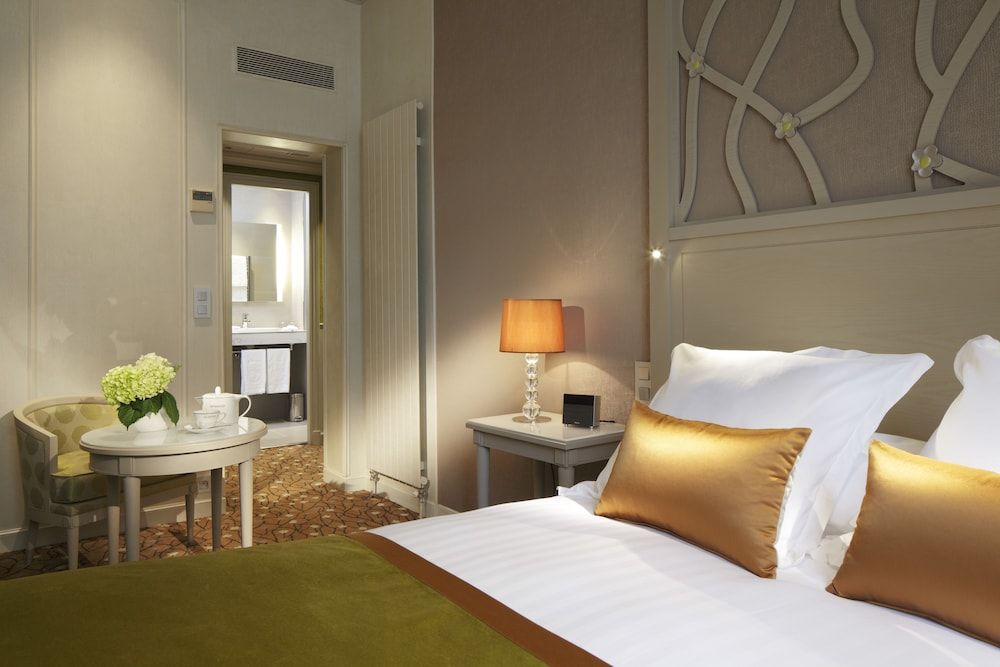 undefined Splendid Etoile Hotel