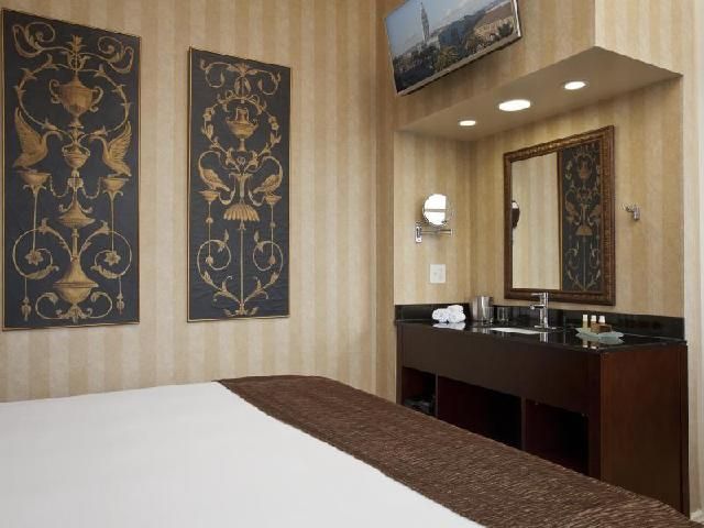 King Room - Non-Smoking