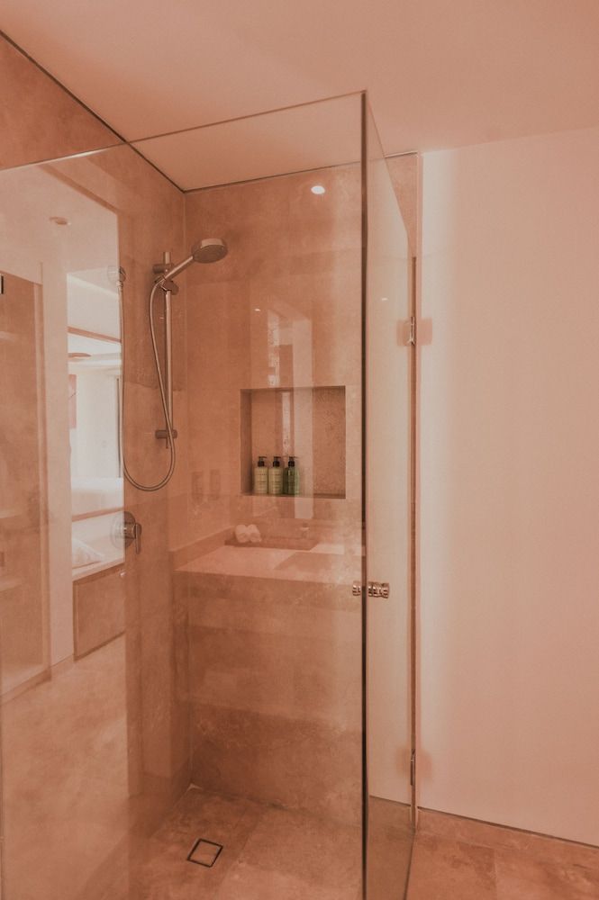 Antera Hotel & Residences Deluxe Double Room, Balcony 8