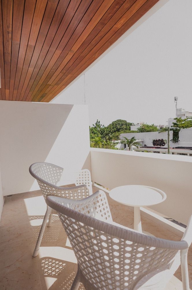 Antera Hotel & Residences Deluxe Quadruple Room, 2 Double Beds, Balcony 3